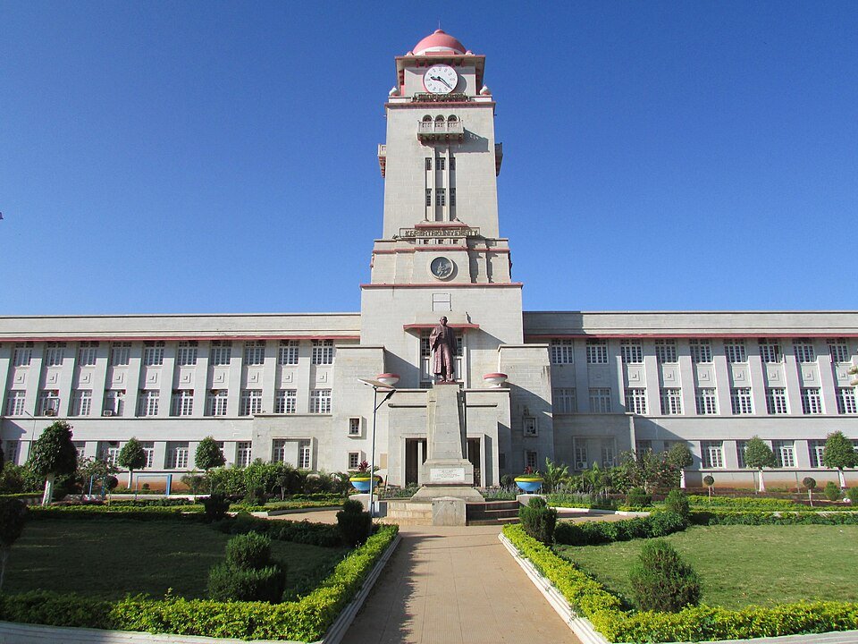 KLE Technological University (BVB College of Engineering Hubli) Campus
